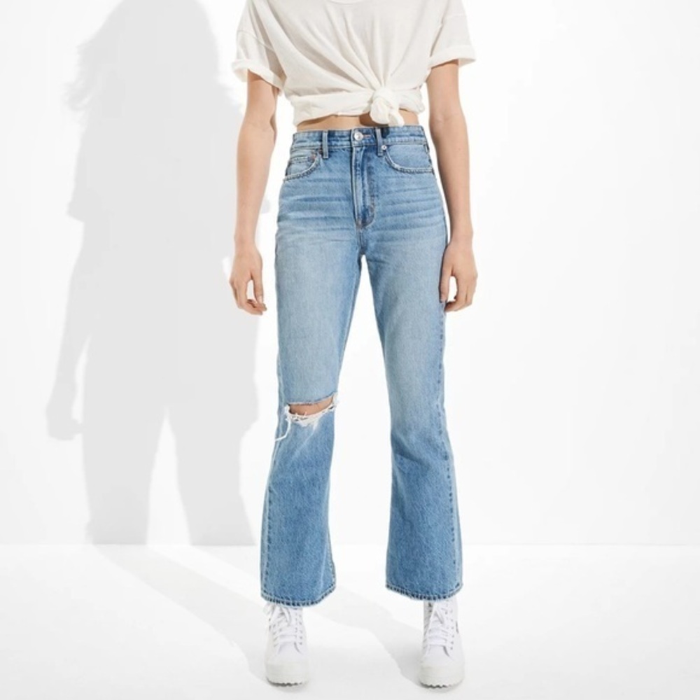 American Eagles Ripped Highest Waist Rise 90s Flare Jeans size 4